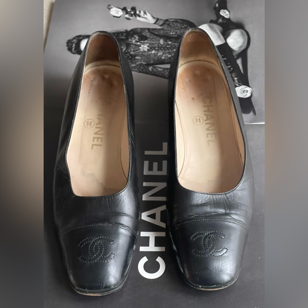 Chanel Pumps Cap Toe Block In Black Size EUR 38.5